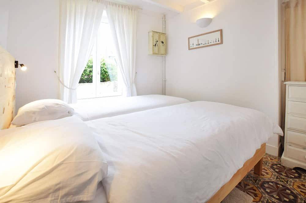 6 bedroom lovely home in Saint-Vaast-la-Hougue in Saint-Vaast-la-Hougue, Région de Cherbourg