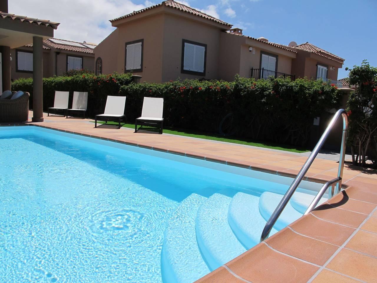 Villa meloneras mit ganztägiger Sonne am Pool in Maspalomas, San Bartolomé de Tirajana