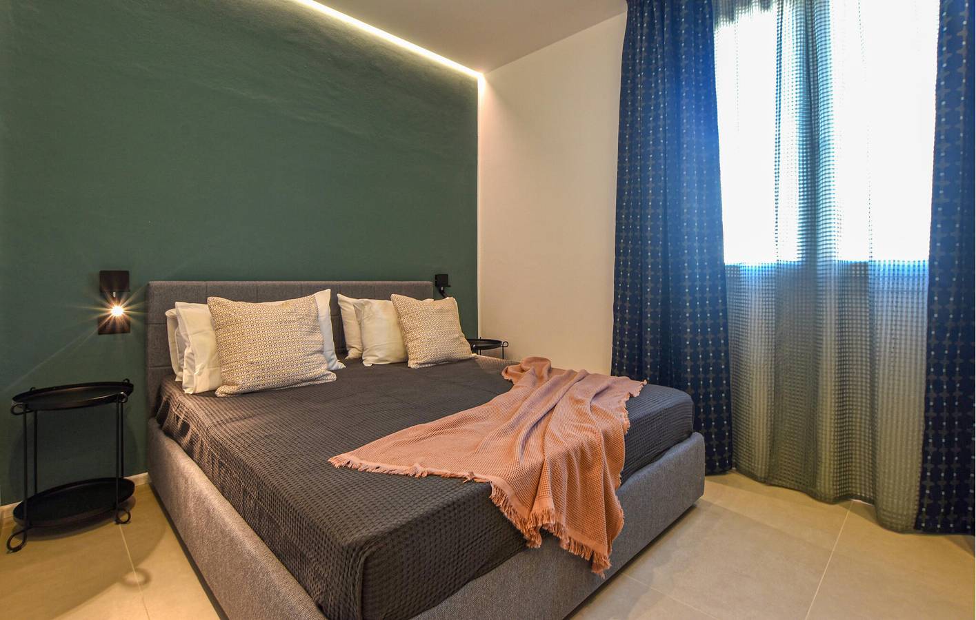 Appartamento intero, Appartamento con vista mare con AC, parcheggio, cucina e internet in Trappeto, Provincia di Palermo