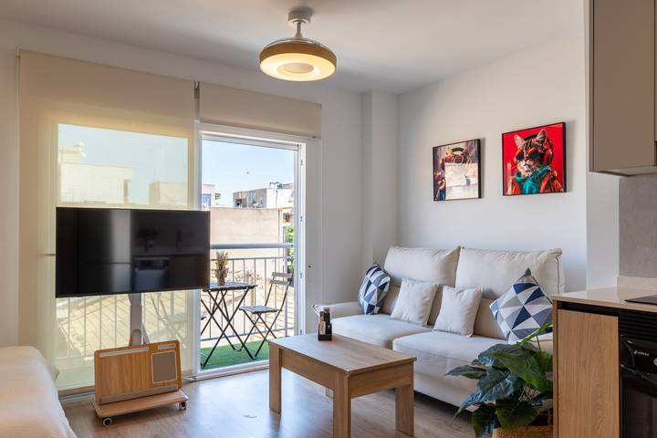 Apartamento entero, Apartamento 'Altet Bluescape' con balcón, wifi y aire acondicionado in El Altet, Elche
