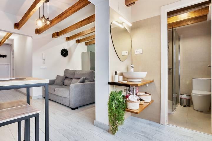 Apartamento entero, Apartamento 'El Ático De Entrevías' con Wi-Fi in León, Cordillera Cantábrica