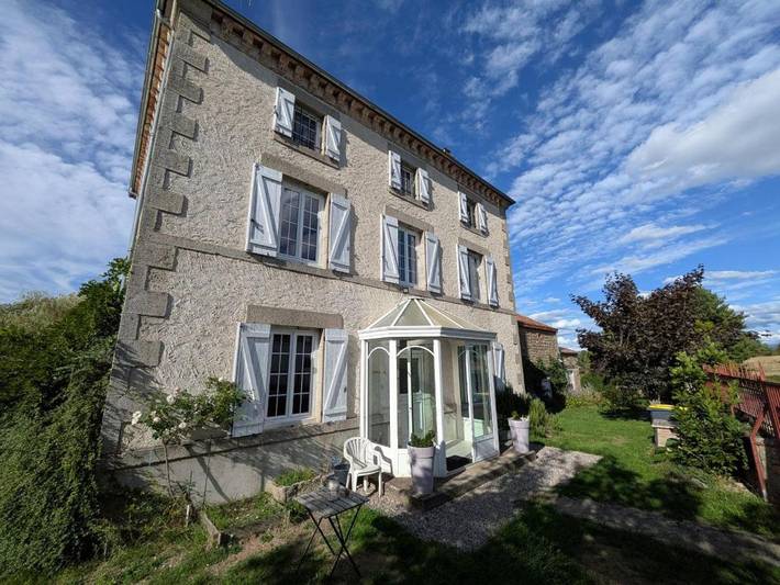 Location de vacances pour 2 personnes, avec terrasse et jardin, animaux acceptés à Saint-Jean-des-Ollières