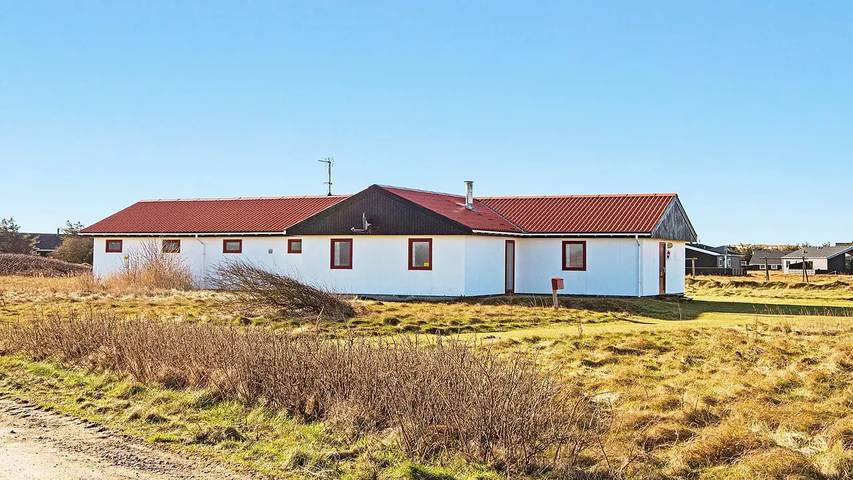 Ferieudlejning for 11 personer, med sauna og jacuzzi såvel som pool og terrasse i Harboøre