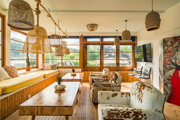 Cottage pour 14 personnes, avec piscine ainsi que vue et jardin, animaux acceptés à Morsang-sur-Seine