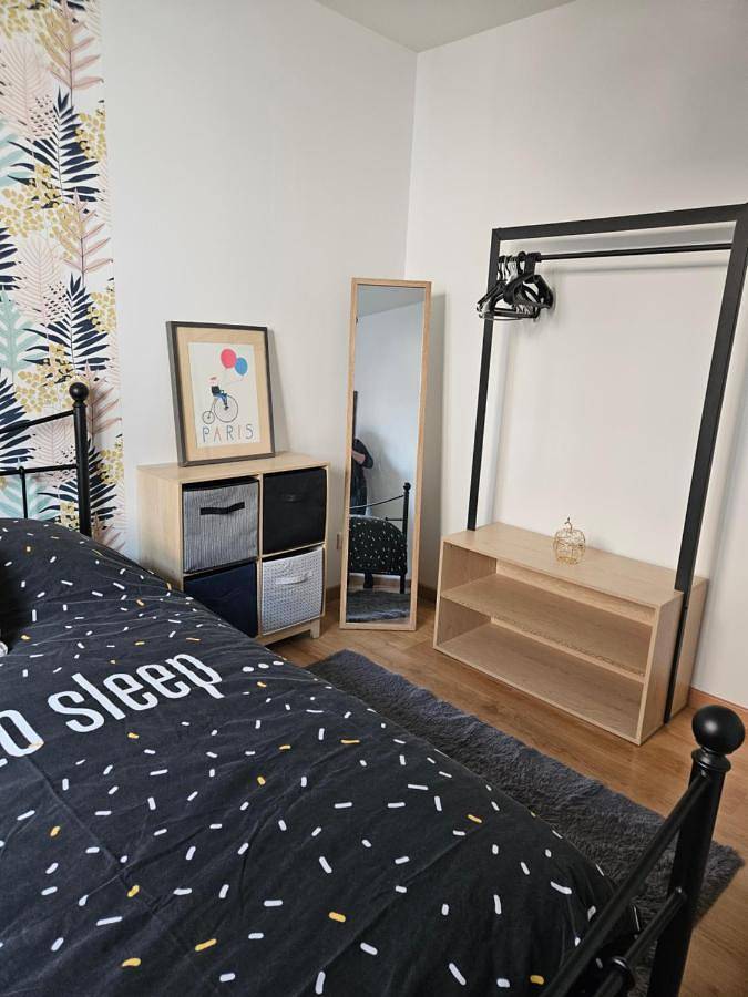 Appartement entier, One-Bedroom Apartment in Chigny-les-Roses, Parc naturel régional de la Montagne de Reims