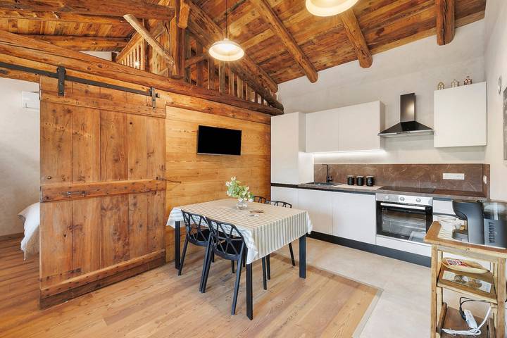 Appartamento intero, Ca Lou Meiou - Casa vacanze sostenibile tra Natura e Montagne con Ricarica Auto Elettrica e Wi-Fi in San Damiano Macra, Provincia di Cuneo