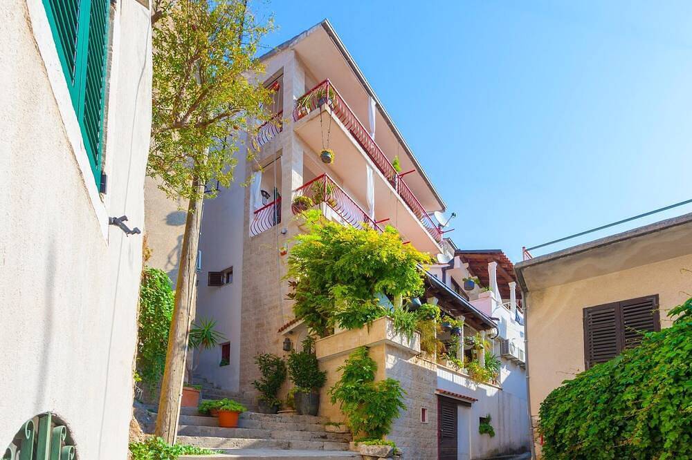 Entire apartment, Studio flat with terrace Makarska (As-11063-b) in Makarska, Makarska Riviera
