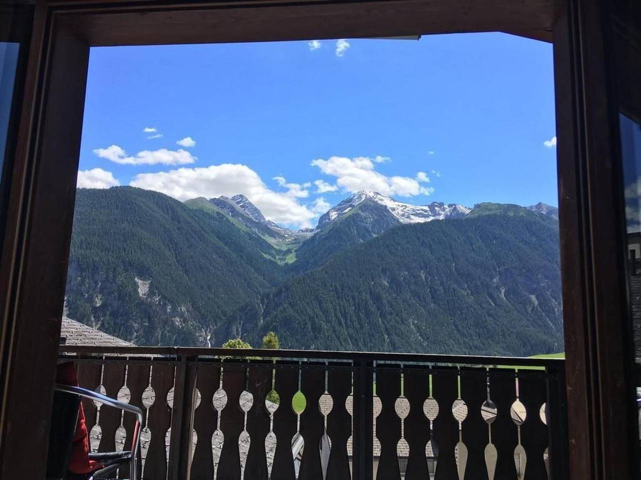 Ganze Wohnung, Aussichtsreiche Dachwohnung 'Ramoz' mitten im Do in Alvaneu, Plessur Alpen