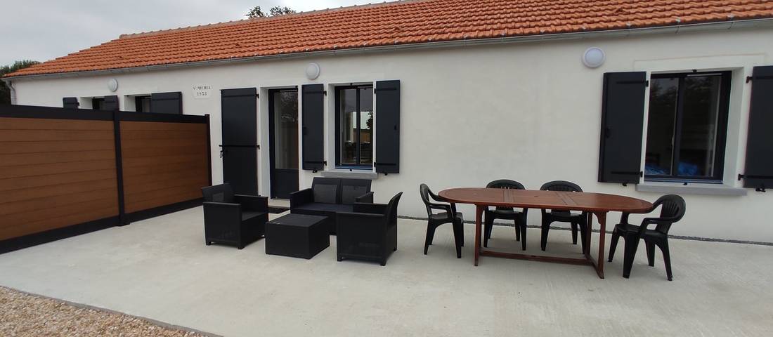 Gîte pour 8 personnes, avec jardin ainsi que terrasse et piscine, animaux acceptés à Commequiers - 3