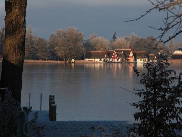 Ganze Ferienwohnung, Ferienwohnungen am See in Mirow - Ferienwohnung am Mirower See (ohne Balkon) rechts Whg.3 in Mirow, Mecklenburg-Strelitz