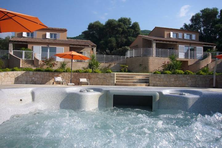 Appartement de vacances pour 4 personnes, avec piscine ainsi que jardin et jacuzzi - 1