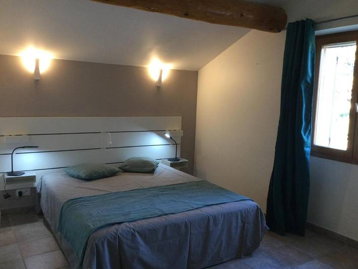 Location de vacances pour 8 personnes, avec jardin ainsi que vue et piscine, adapté aux familles à Tulette - 3