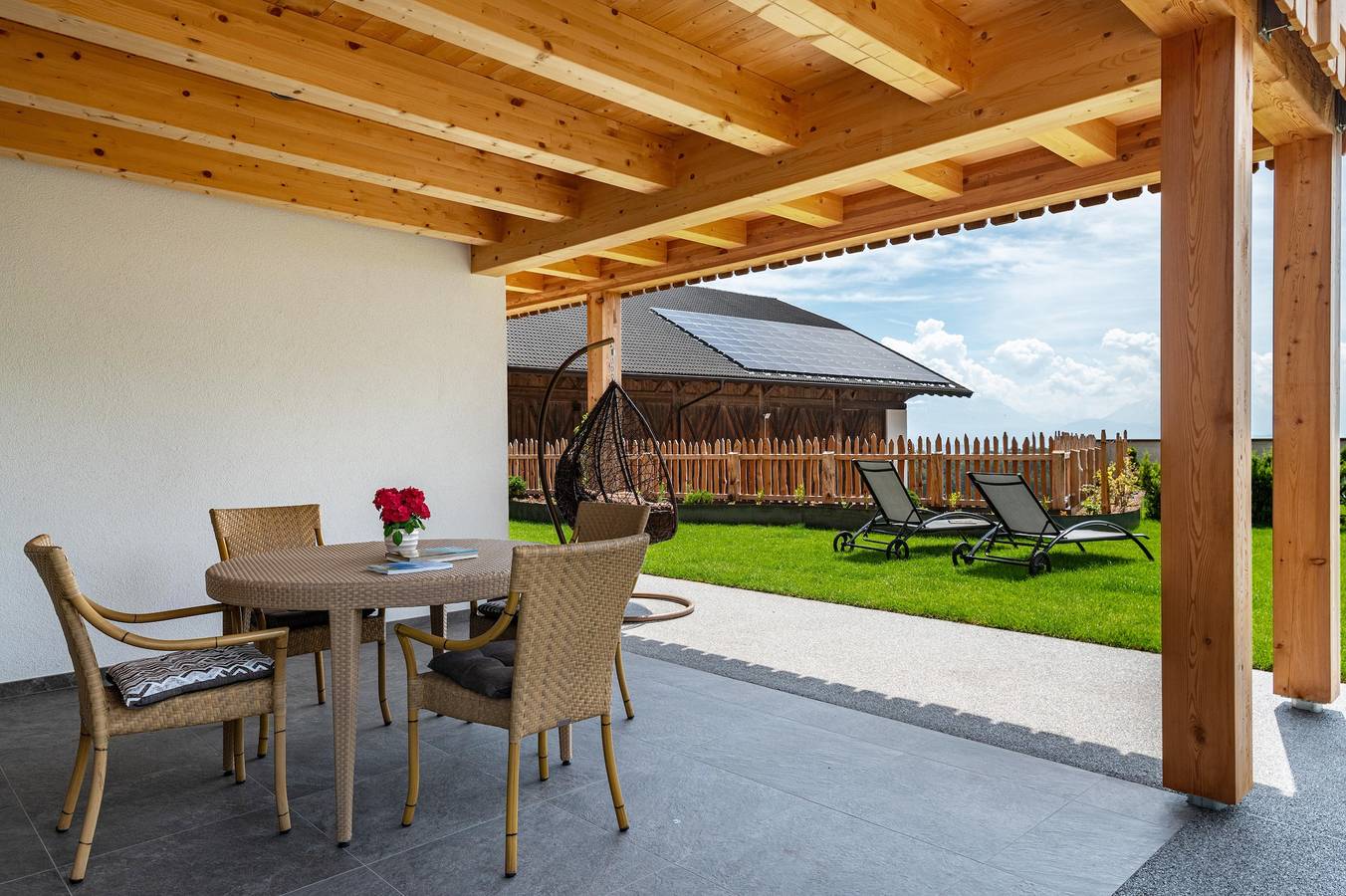 Entire apartment, Apartment 'Feicht' with Mountain View, Private Terrace and Wi-Fi in Jenesien, Sarntal Alps