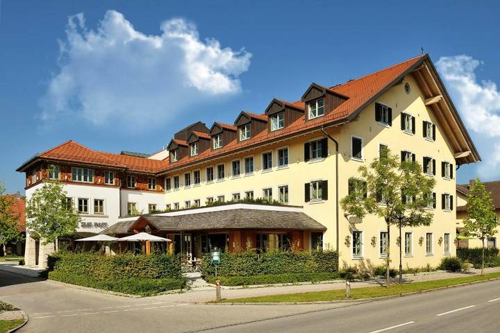 Hotel, mit Terrasse in Aschheim