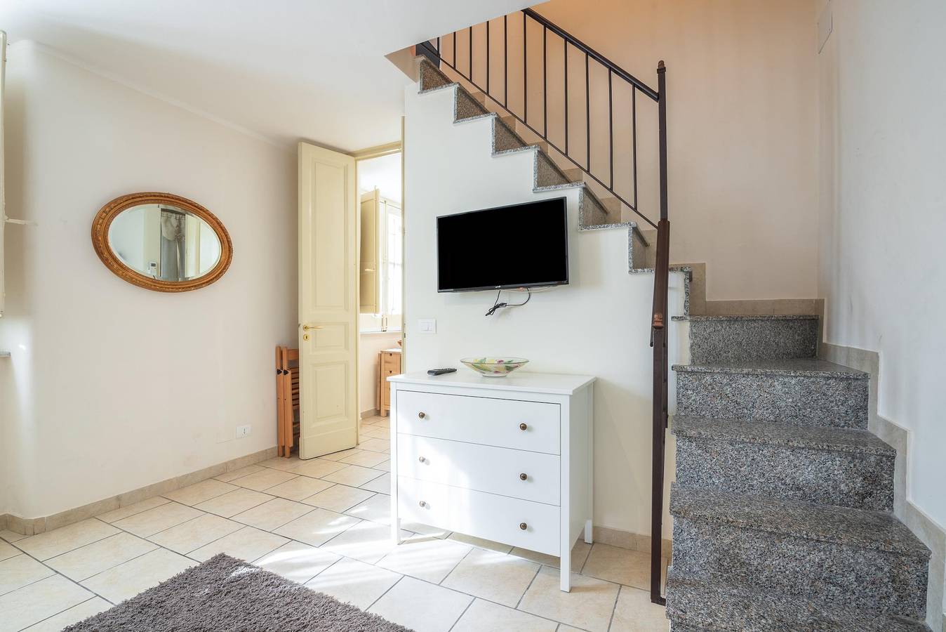 Entire apartment, Apartment 'Cozy House' in the historical center with A/C & Wi-Fi in Catania, Catania Province