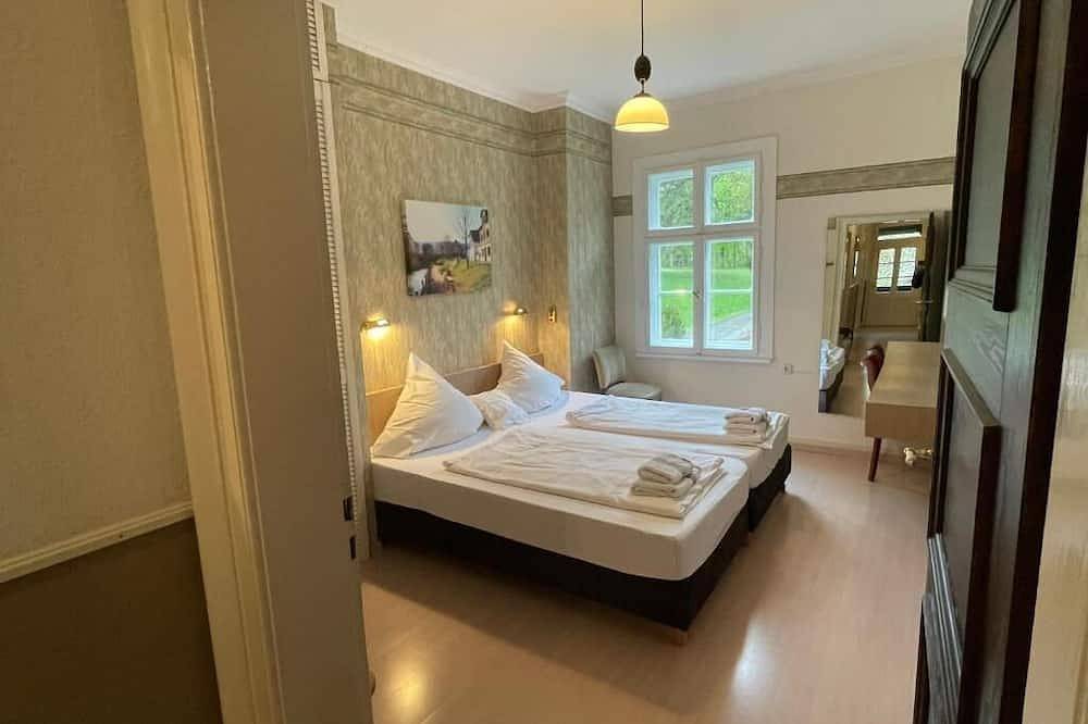 Ganze Wohnung, Verwalterwohnhaus Kammerburg / Fewo Rheinberg #1 / 3Zkbb, Grillplatz in Lorch, Rheingau-Taunus-Kreis