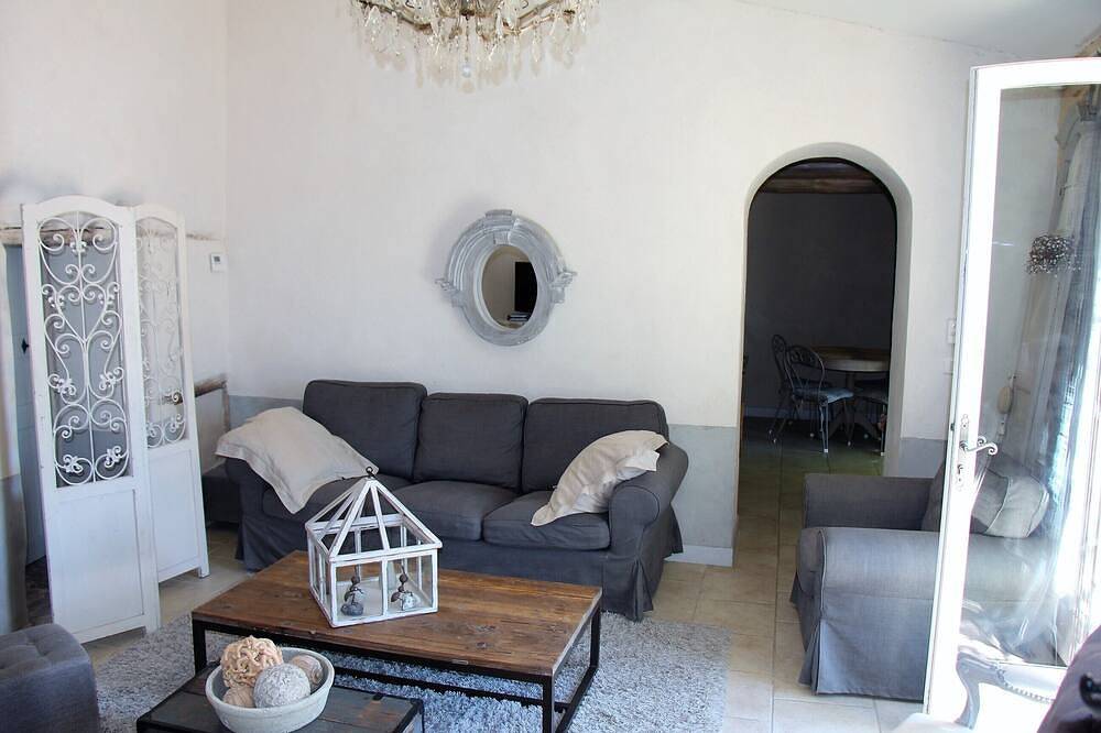 Charming Holiday In Piolenc Vaucluse Provence for 12 to 13 people in Piolenc, Vaucluse