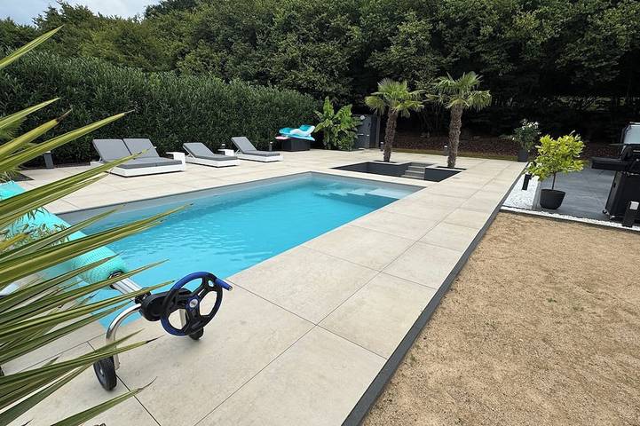 Maison de vacances pour 6 personnes, avec jardin et terrasse ainsi que jacuzzi et piscine dans Arlon