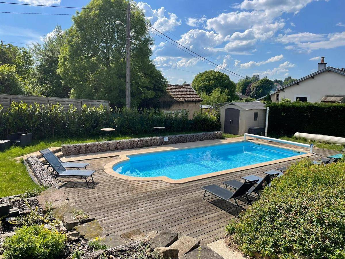 Appartement entier, Les Charmois - Spa possible sur un autre site in La Vôge-les-Bains, Région d'Épinal