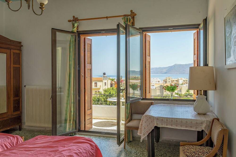 Appartamento intero, Charming 3-bedroom apartment with sea view from bedrooms Wifi and Ac 200 from b\n in Kissamos, Chania regione
