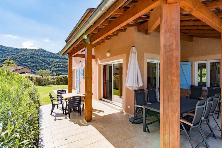 Villa pour 8 personnes, avec jardin ainsi que piscine et balcon à Vallon-Pont-d'Arc - 4