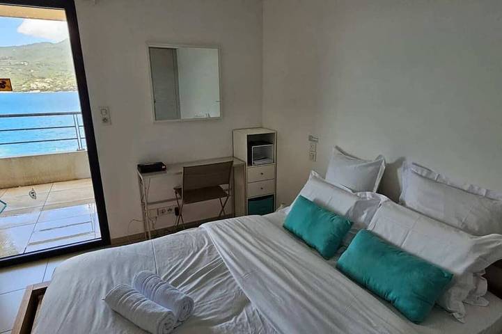 Appartement entier, T2 Coté Plage A603, Les pieds dans l’eau & central in Propriano, Arrondissement de Sartène
