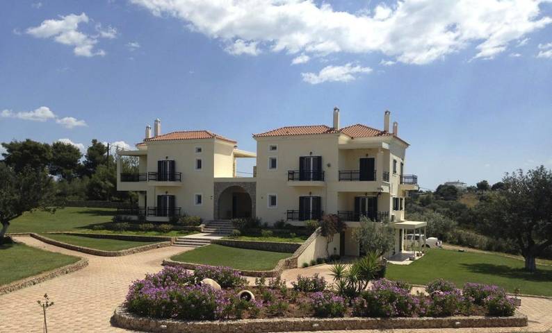 Appart’hôtel pour 2 personnes, avec Balcon et Jacuzzi ainsi que Terrasse et Jardin