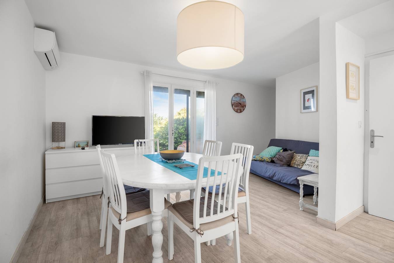 Maison de vacances « Maison En Face De La Mer » : vue mer, terrasse privée, climatisation in Le Brusc, Six-Fours-les-Plages