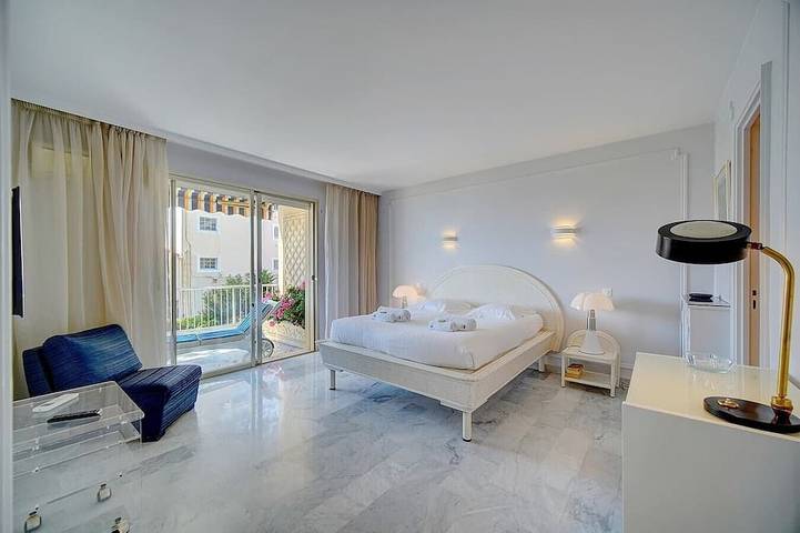 Entire apartment, Upstays Sea View Terrace 95m² Apartment Palm Beach in Cannes, Mediterranean Coast (France)