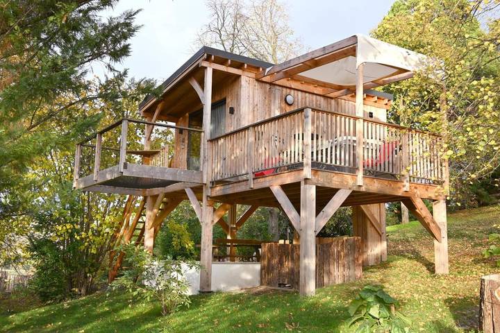 Location de vacances pour 4 personnes, avec Terrasse ainsi que Jardin et Vue