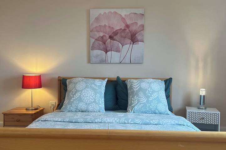 Ganze Wohnung, Nice Apartment, lake view, 3 bedrooms, Floor 1 in Neuchâtel, Lake Neuchâtel