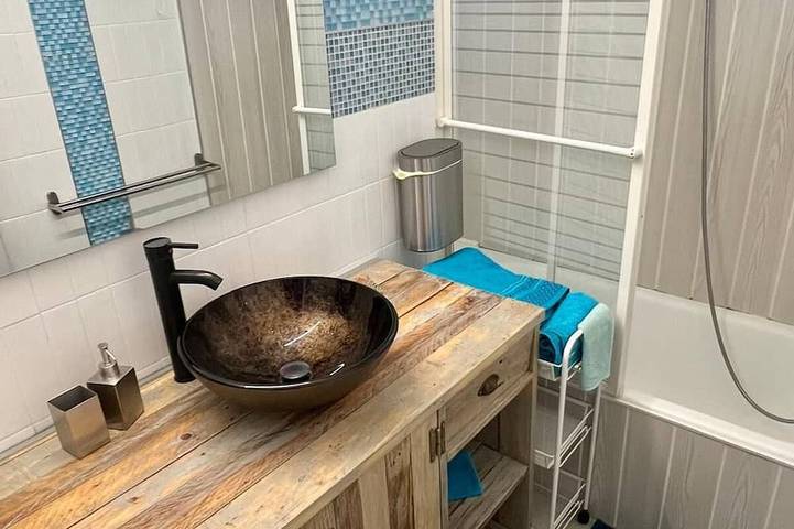 Apartamento entero, Fully renovated duplex with air conditioning, sea view and beach access! in Carnon-Plage, Mauguio