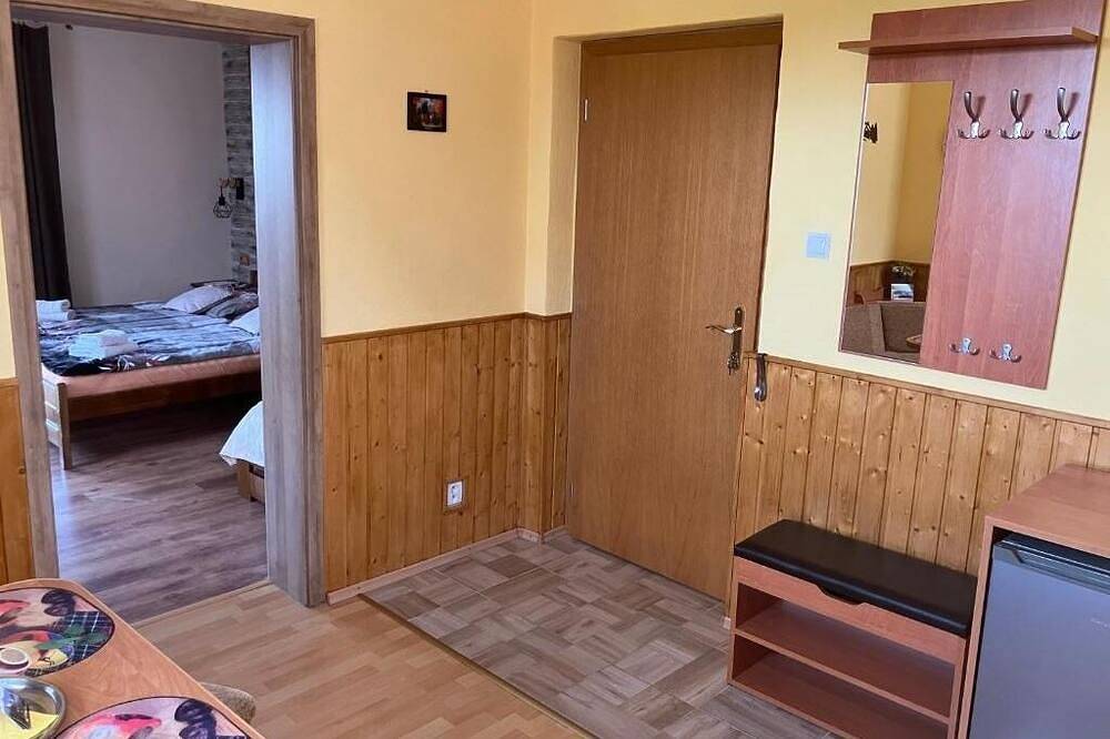 Vila Limba : One-Bedroom Apartment with Balcony in Tatranska Lomnica Ski Area, Vysoké Tatry