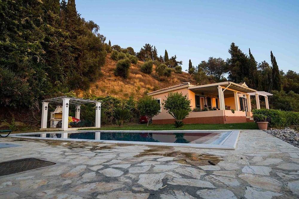 Villa Armonia B by Corfu Stay Solutions, Villa in Agios Georgios, Korfu