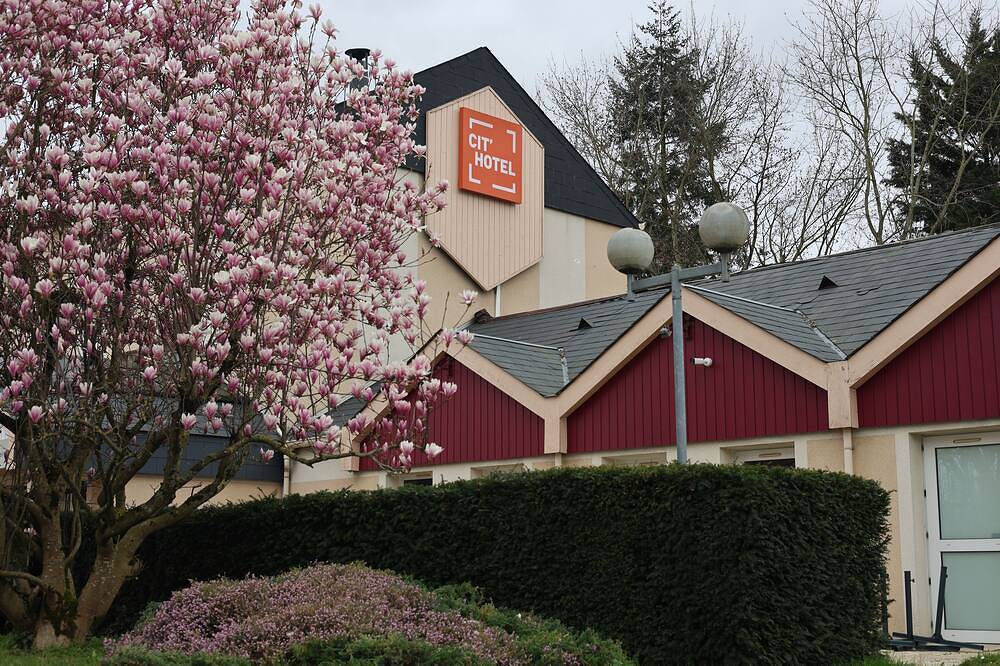 Cit'hotel - Appartement Boisé in Saint-Germain-lès-Corbeil, Essonne