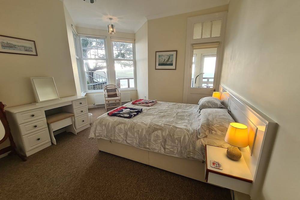 Lower Tresulian -  an apartment that sleeps 4 guests  in 2 bedrooms in St Mawes, Cornwall