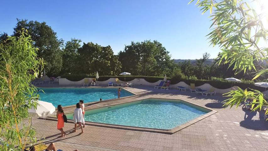 Gîte pour 6 personnes, avec piscine ainsi que terrasse et sauna à Najac - 2