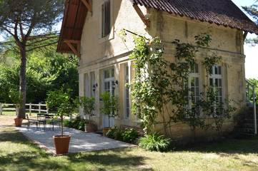Maison d’hôte pour 4 personnes, avec jacuzzi ainsi que piscine et jardin à Saint-Justin