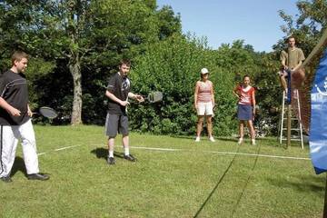 Camping für 6 Personen in Lons-le-Saunier, Jura, Bild 4
