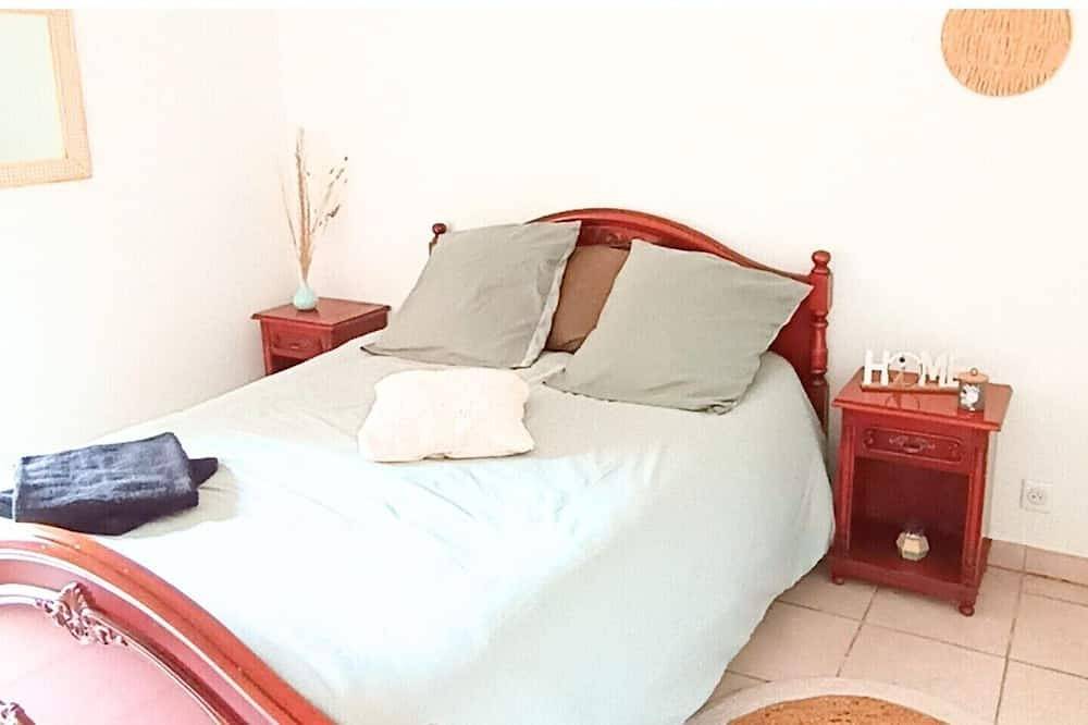 Ganze Wohnung, Large T2 in Quiet countryside with Garden in Trets, Aix-en-Provence und Umgebung