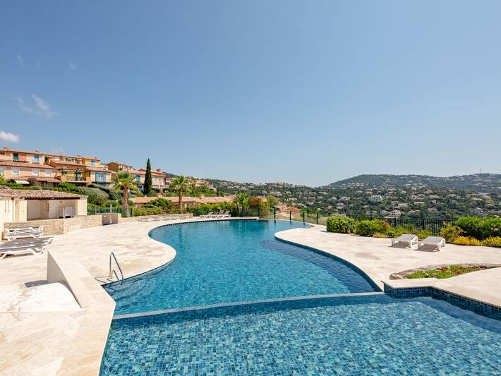 Gîte pour 4 personnes, avec bassin pour enfant et balcon ainsi que vue et jardin à Roquebrune-sur-Argens - 3