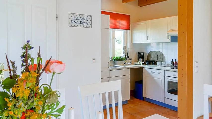 Ferienhaus für 6 Personen, mit Terrasse und Garten in Nienhagen - 3