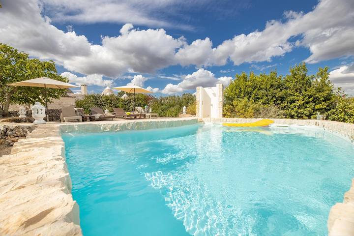 Gîte pour 4 personnes, avec terrasse ainsi que jardin et piscine à Alberobello - 2