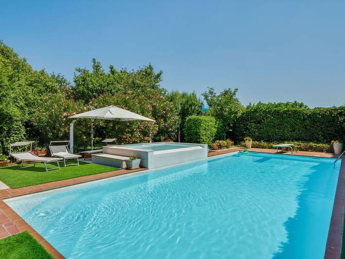 Casa vacanza per 6 persone, con Idromassaggio e Piscina in Provincia di Mantova
