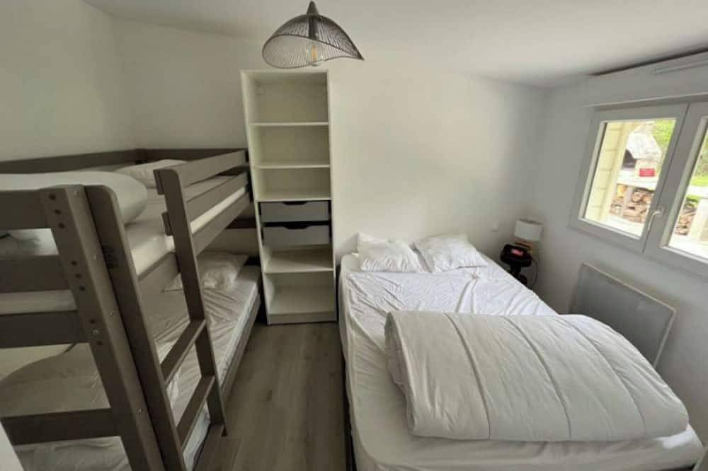 Maison de vigne en bord du Lot / Vineyard house cottage on the banks of the Lot in Luzech, Quercy