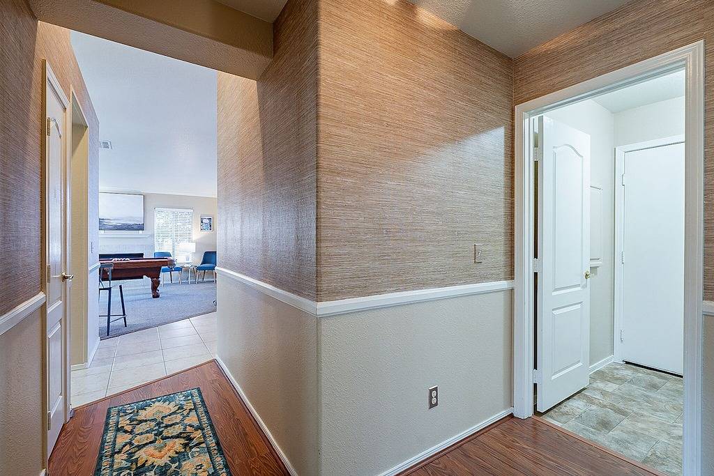 New! Cozy Modern Pool Home, Close to Downtown and The Strip in North Las Vegas, Nevada