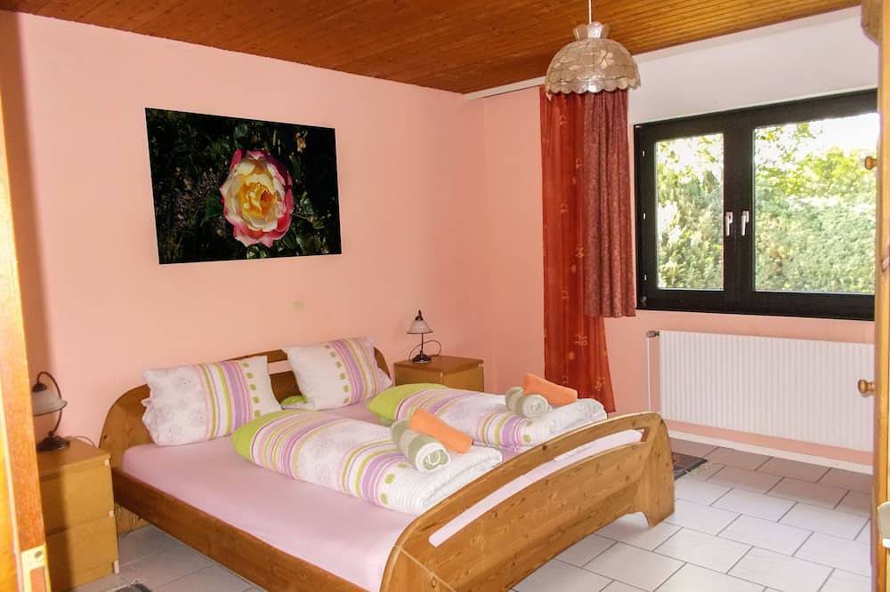 Großes, helles Ferienhaus auf 3 Etagen und Platz für bis zu 10 Personen in Herdwangen-Schönach, Region Bodensee-Oberschwaben