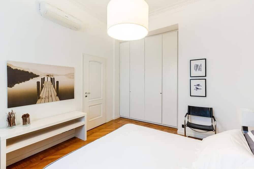Entire apartment, Easylife - Spacious and brilliant apartment in Duomo in Milan, Milan Province