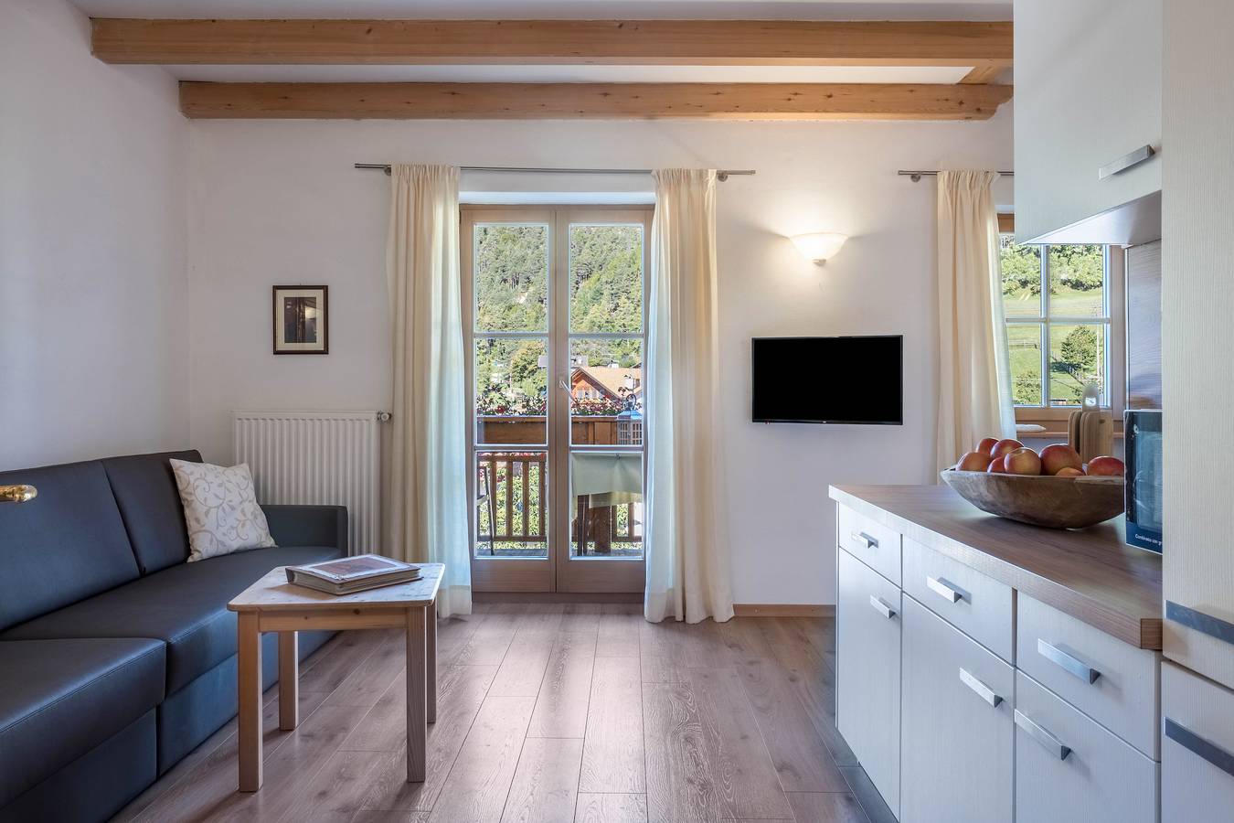 Ganze Wohnung, Lotschenhof Ferienwohnung Tulpe mit Bergblick, Garten und Wlan in Truden im Naturpark, Südtirol