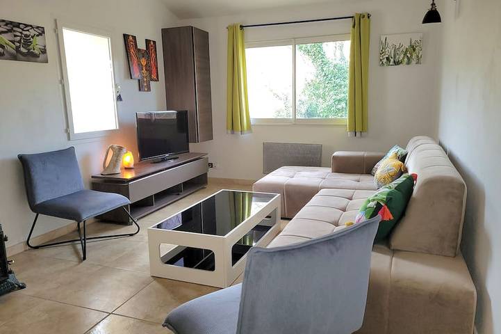 Location de vacances pour 6 personnes, avec jardin à Callas - 4